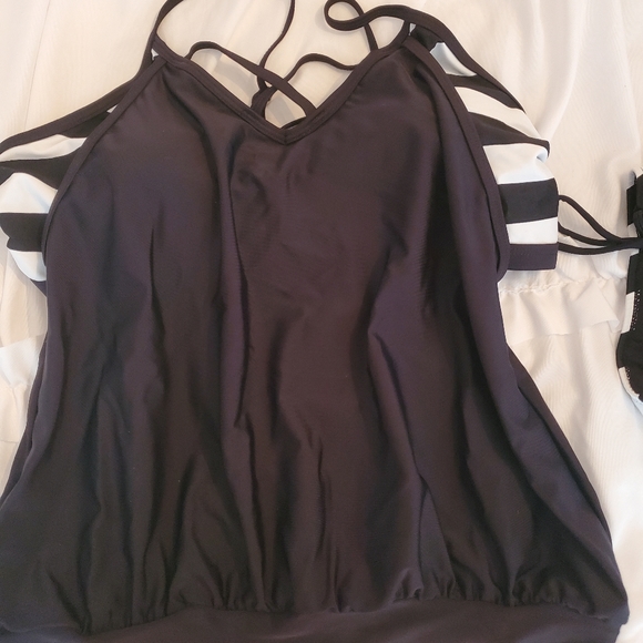 Zesica Black & White Stripe Women's Bathing Suit-S - Picture 7 of 10